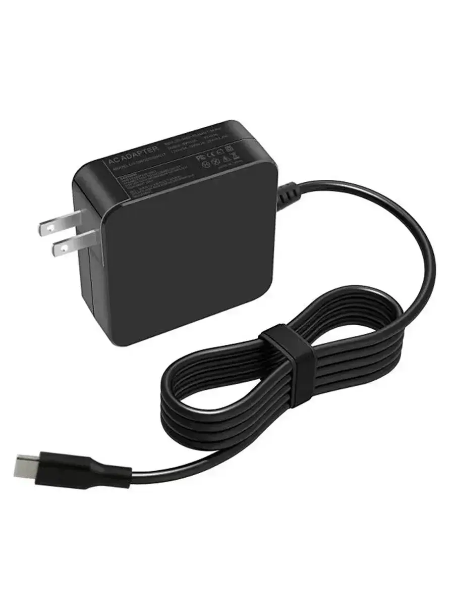 نمونه شارژرهای USB-C با طراحی مدرن و کابل‌های کوتاه برای حمل و نقل آسان