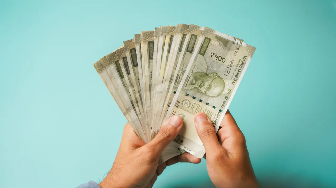 پول چیست و چرا جامعه به آن نیاز دارد؛ راهنمای ساده برای شروع
