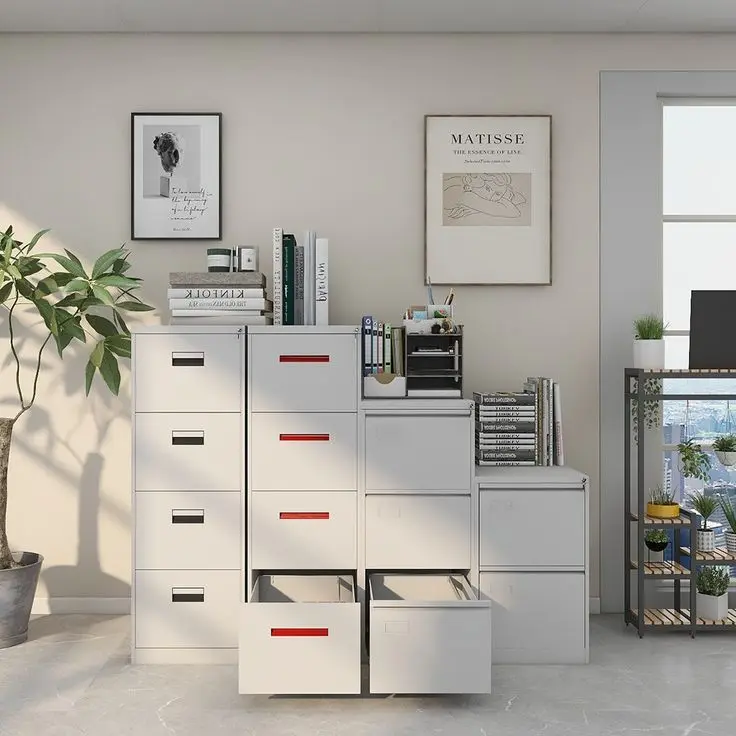 کدام بهتر است؟ مقایسه کابینت سفید بهتر است یا رنگ تیره؟ مقایسه زیبایی، نظافت و تأثیر بر فضا