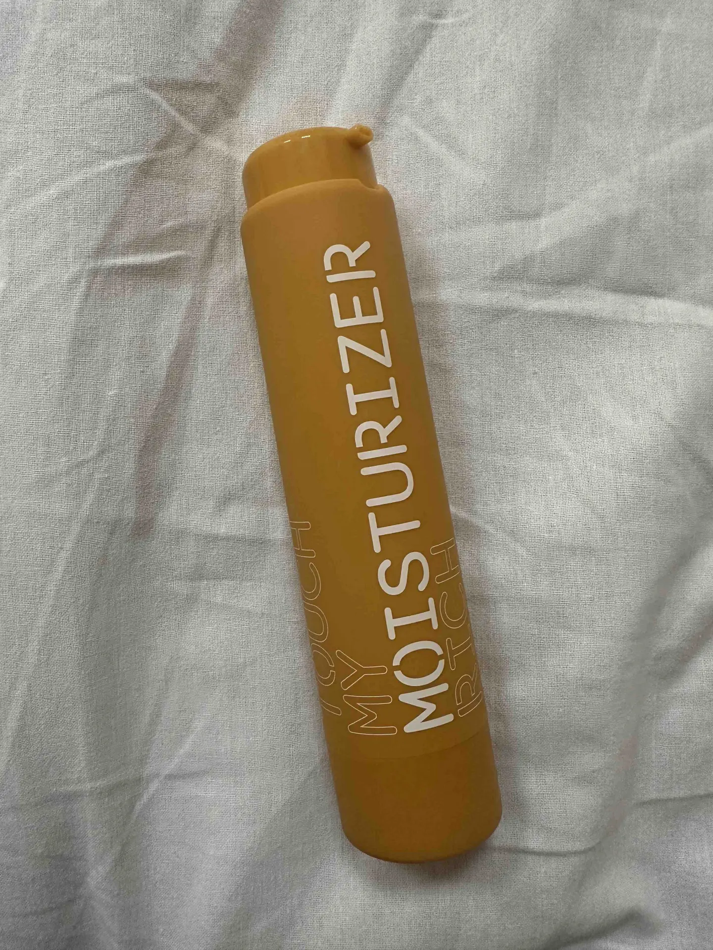 مقایسه گزینه‌های کرم آبرسان صورت؛ چطور بهترین انتخاب را داشته باشیم؟